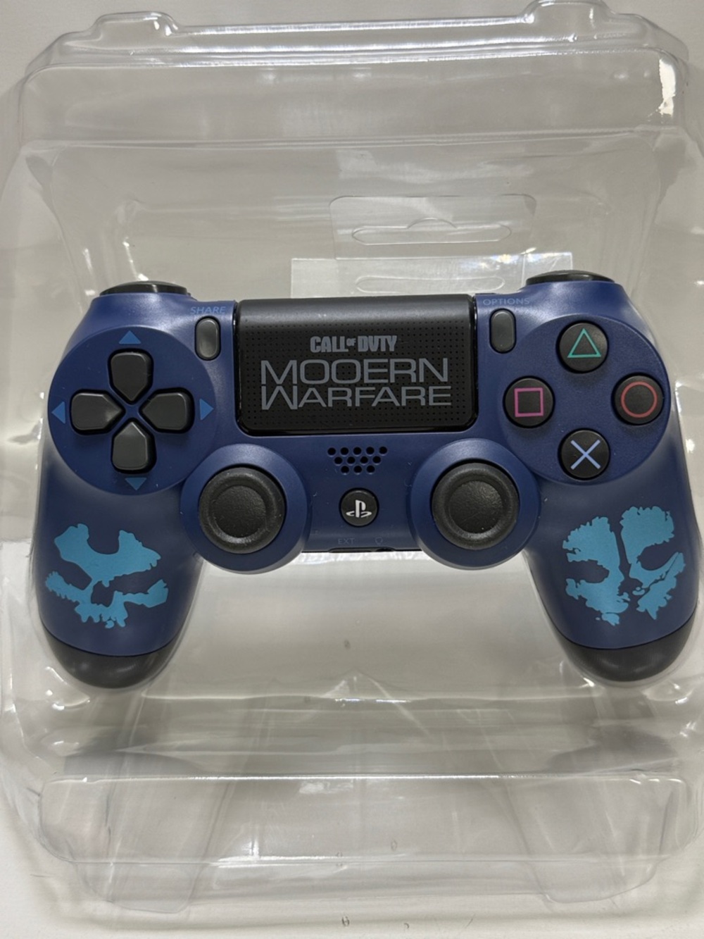 Wireless controller DualShock ,PlayStation 4 special edition, modem warfare